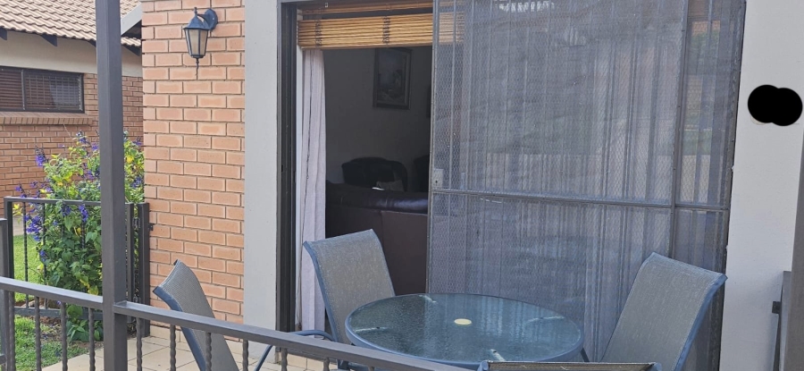 1 Bedroom Property for Sale in Langenhovenpark Free State